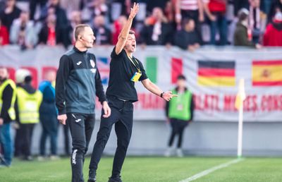 Burcă versus spectatori! Conflict aprins pe margine, după huiduieli repetate: „Vor numai «bufa-bufa»”