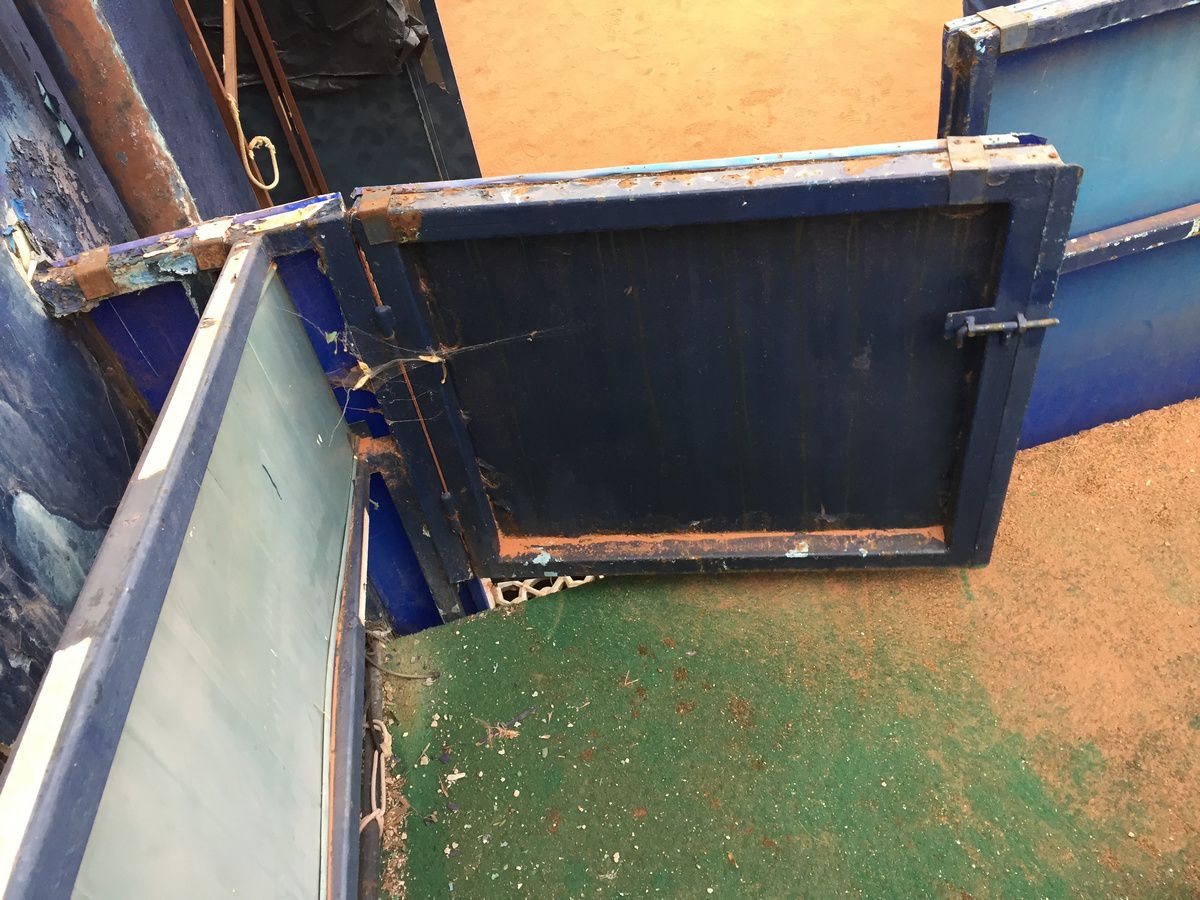 Imagini scandaloase! Zona Crepusculară la Arenele BNR, în centrul Bucureștiului » Jandarmii blochează accesul pentru un motiv incredibil: „Sunt «consensele» noastre”