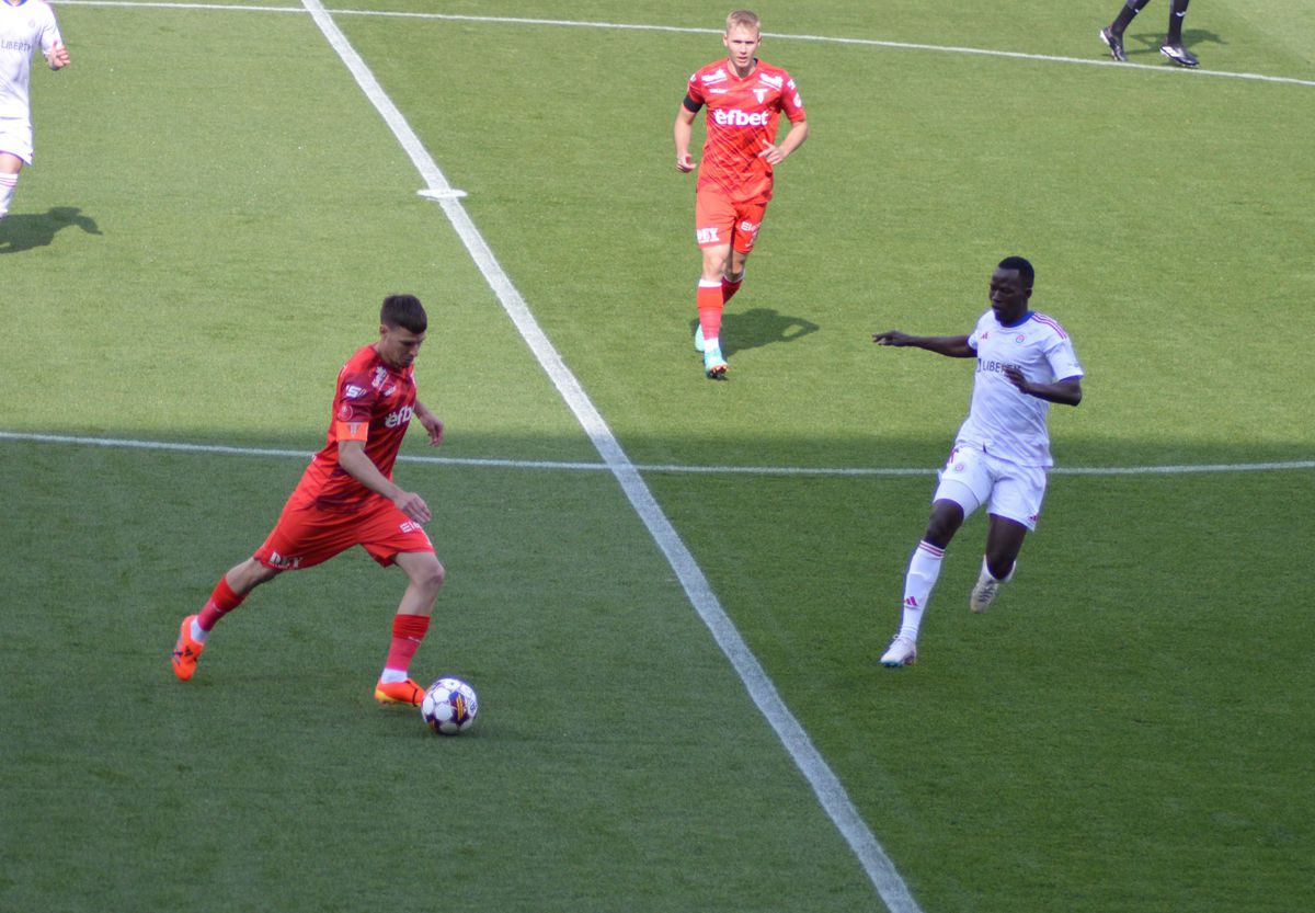 UTA Arad o umilește pe Oțelul! Se instalează în fruntea play-out-ului și e salvată matematic de la retrogradare