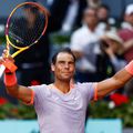 Rafael Nadal salutând publicul după victoria în turul 1 la Madrid Foto: Imago
