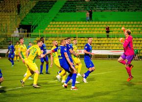 Decizia care poate cutremura promovarea în Superliga! Pică licența: două echipe stau la pândă și așteaptă decizia de vineri