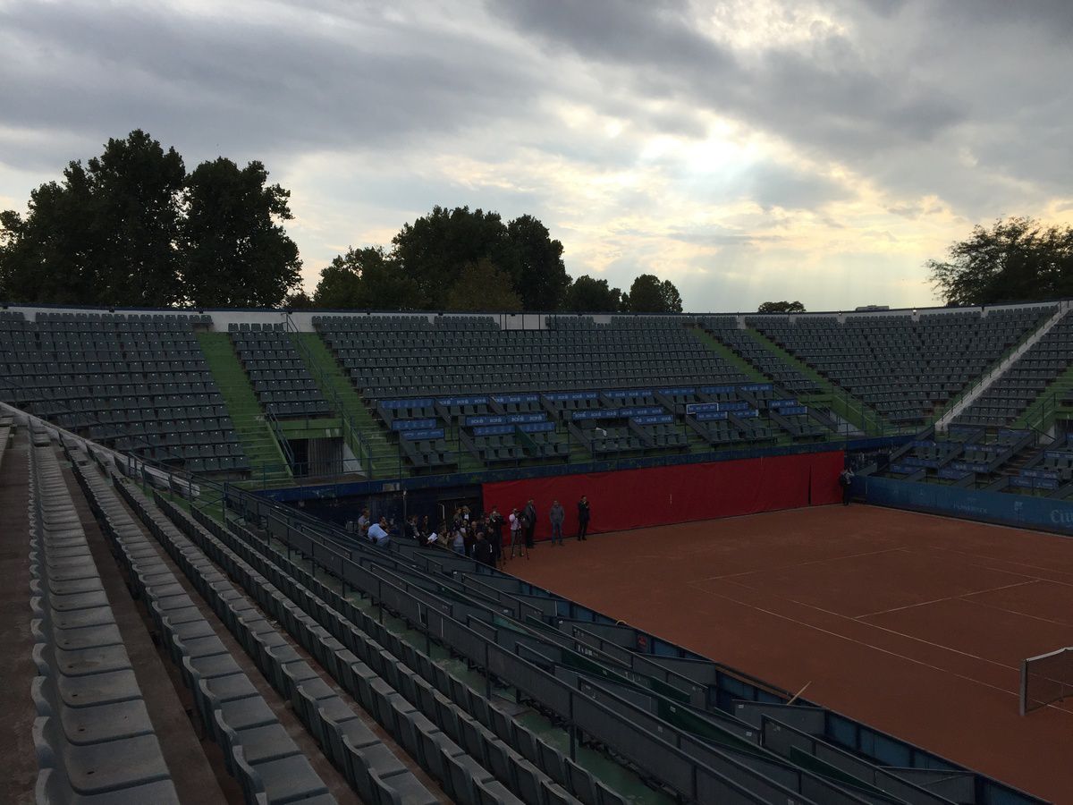 Imagini scandaloase! Zona Crepusculară la Arenele BNR, în centrul Bucureștiului » Jandarmii blochează accesul pentru un motiv incredibil: „Sunt «consensele» noastre”