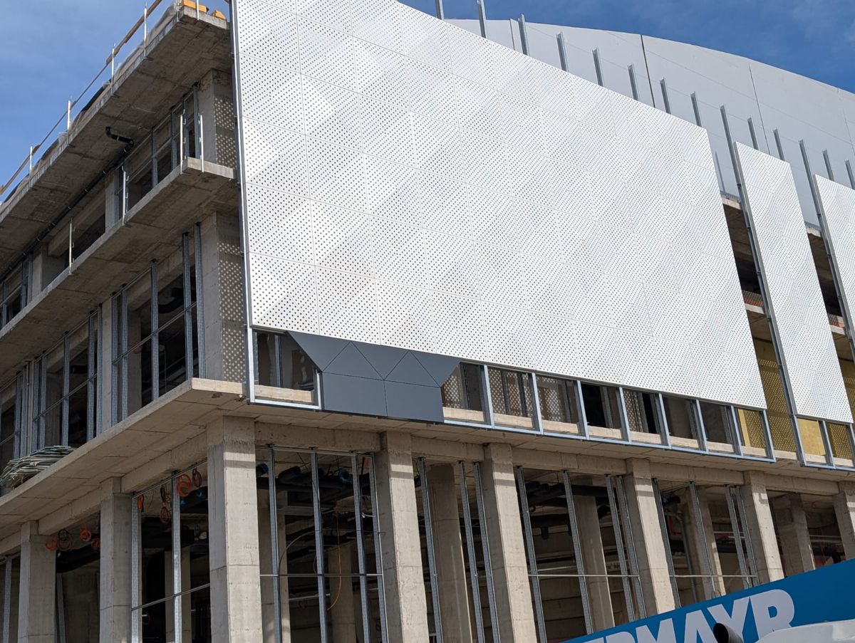 Bijuteria din nord-estul României prinde contur » Arena de 35.000.000 de euro va fi gata în septembrie