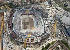 Barcelona a montat gazonul și lansează „Sky Tour” » Cât costă să survolezi Camp Nou din elicopter!