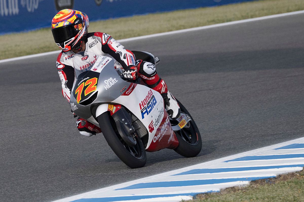 Uluitor! A căzut de două ori cu motocicleta, iar apoi a făcut un tur istoric