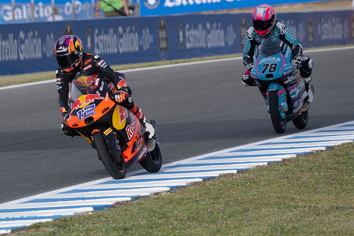 Uluitor! A căzut de două ori cu motocicleta, iar apoi a făcut un tur istoric