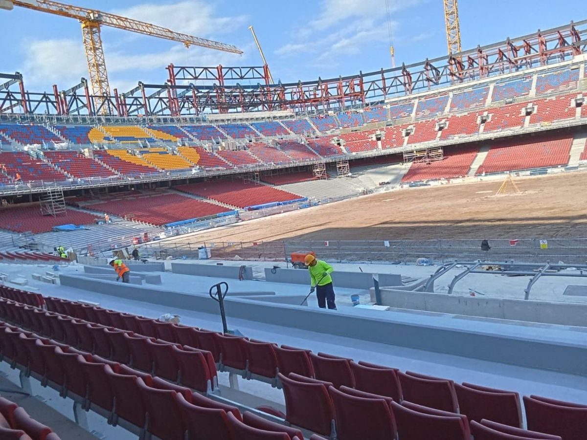 Lucrările de reconstrucție ale Spotify Camp Nou au ajuns în faza de montat gazonul