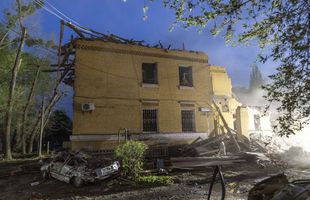 Bani și case pentru tinerii ucraineni dispuși să lupte în războiul cu Rusia