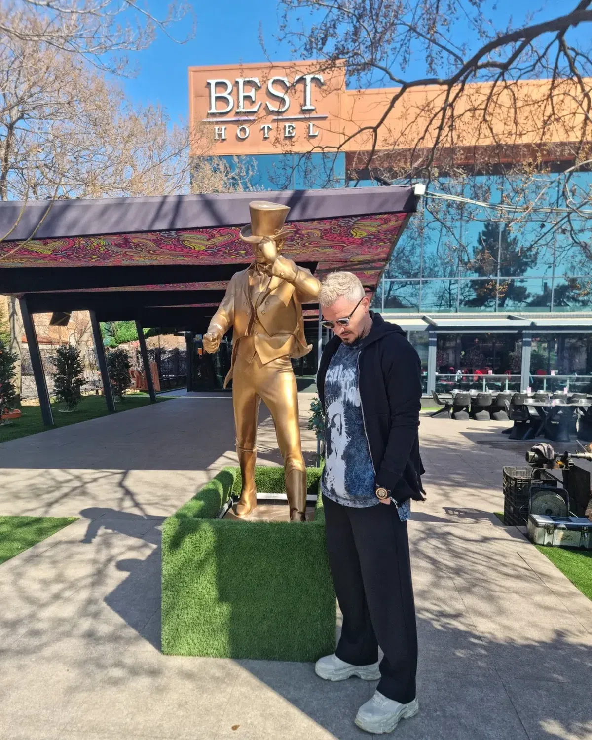 Constantin Budescu, în vacanță în Dubai