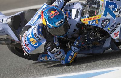 Uluitor! A căzut de două ori cu motocicleta, iar apoi a făcut un tur istoric