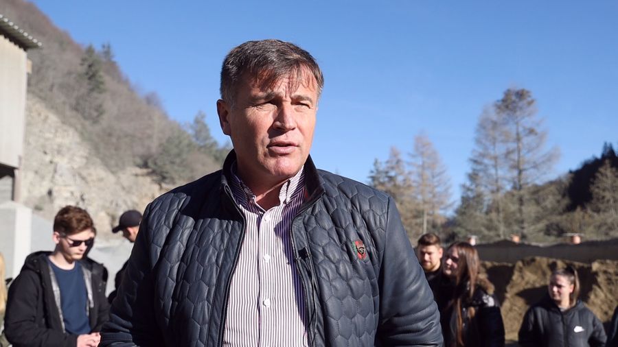 Petre Farcaș conduce compania care a câștigat licitația pentru construcția Polivalentei de la Suceava. Foto: decisiv.ro Cum arată cea mai mare Polivalentă din zona Moldovei: 35.000.000 de euro, integrare cu un Aqua Park, restanțe la utilități și plăți! Când va fi gata „bijuteria”