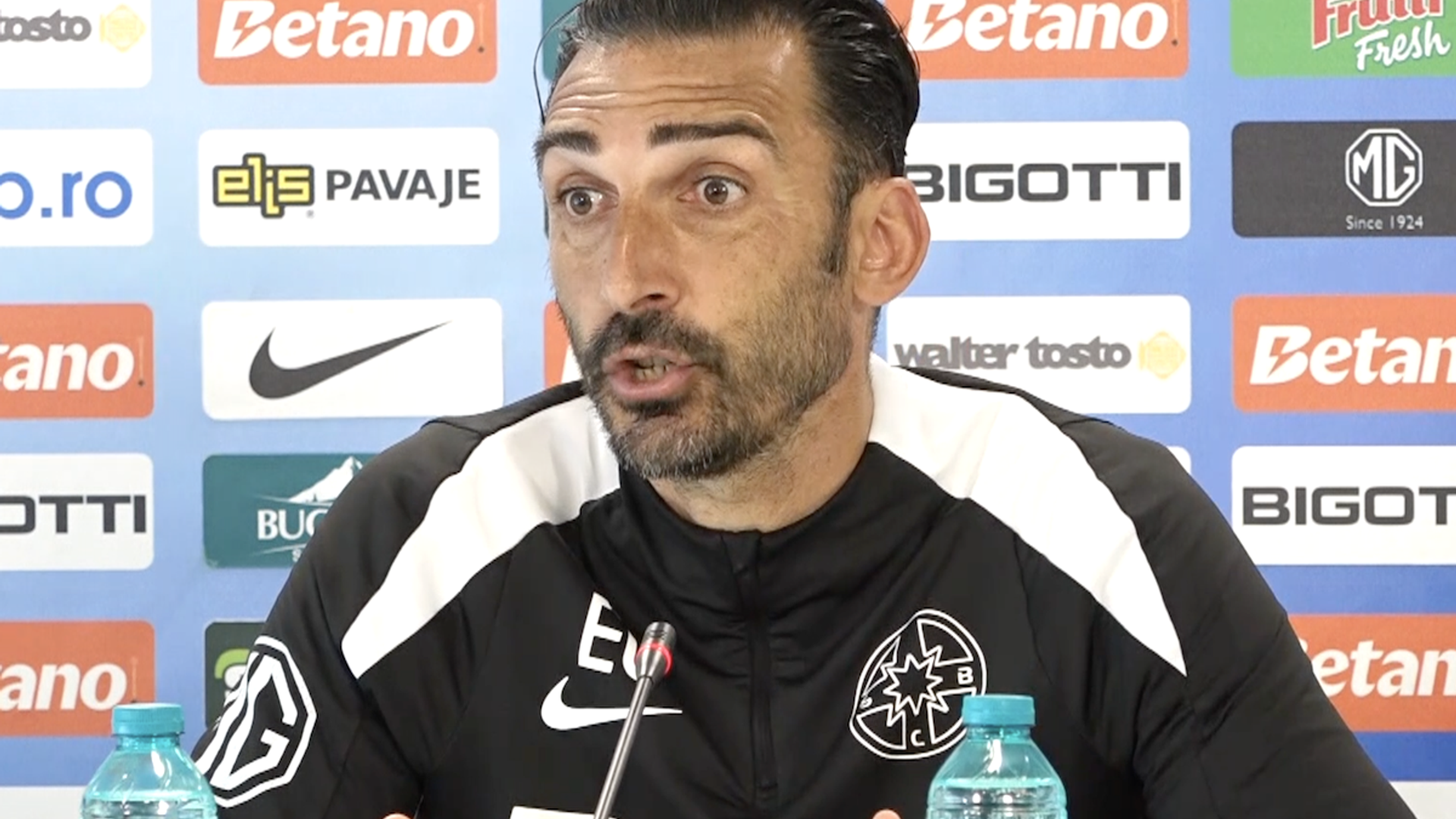 Elias Charalambous la conferința de presă discutând despre FCSB play-off și Metaloglobus clasament înaintea meciului decisiv | sursa foto: Gazeta Sporturilor