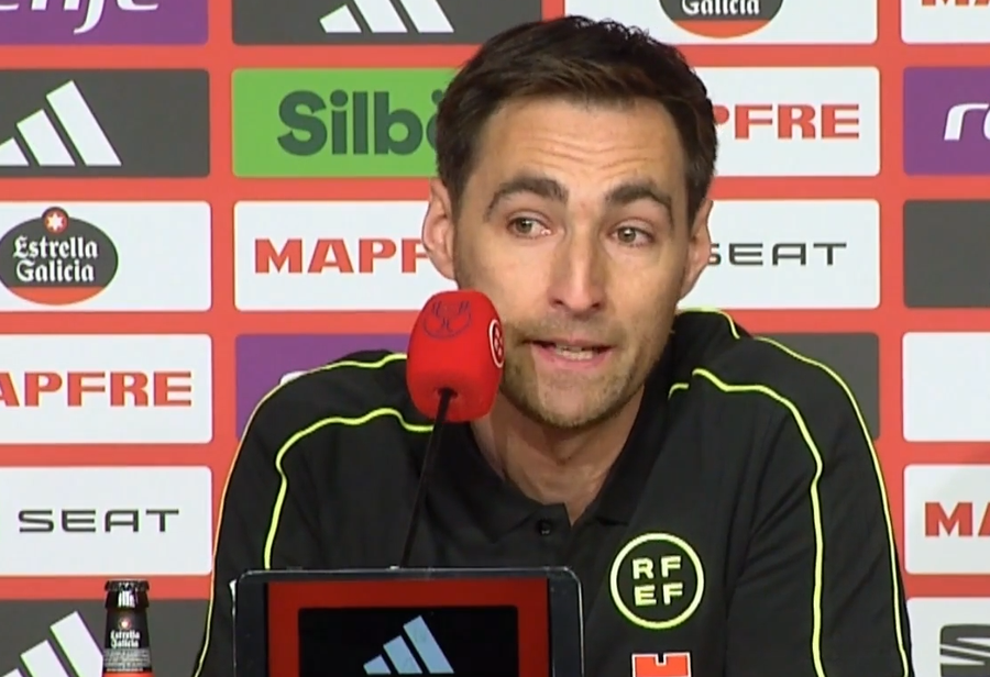 Ricardo de Burgos Bengoetxea a izbucnit în lacrimi la conferința de presă premergătoare finalei Cupei Regelui Arbitrul finalei Barcelona - Real Madrid a izbucnit în lacrimi la conferința de presă: „ Prin ce trecem acum nu este corect”