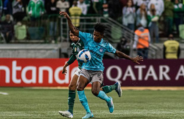 Jucătorul ecuadorian s-a ascuns și a scăpat de răpitori! Ce s-a întâmplat cu soția și copilul