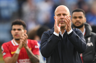 O fostă legendă a celor de la Manchester United laudă munca lui Slot: „Nimeni nu s-ar fi gândit la asta”