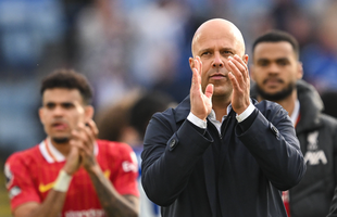 O fostă legendă a celor de la Manchester United laudă munca lui Slot: „Nimeni nu s-ar fi gândit la asta”