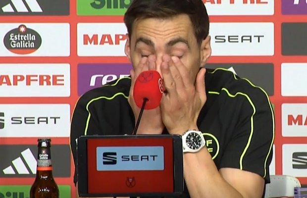 Arbitrul finalei Barcelona - Real Madrid a izbucnit în lacrimi la conferința de presă: „ Prin ce trecem acum nu este corect”