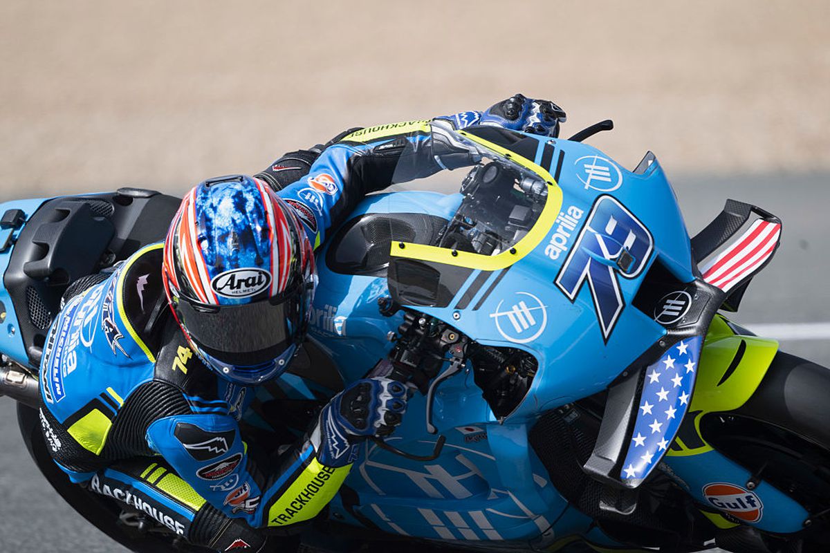 Uluitor! A căzut de două ori cu motocicleta, iar apoi a făcut un tur istoric