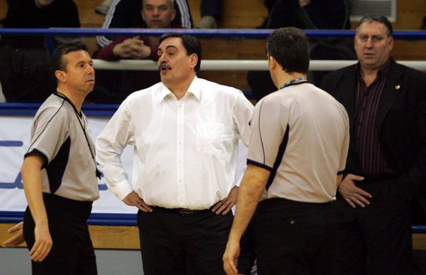 „Știți câți joacă în România și Ungaria? Haideți să îi aducem înapoi!” » Plan radical al antrenorului cu aproape 5 decenii de experiență