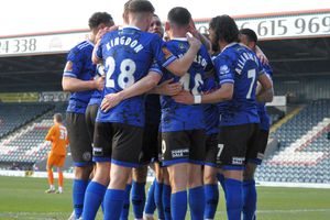 Meciul pentru care se doarme în fața stadionului! Două echipe cu peste 100 de puncte luptă pentru primul loc