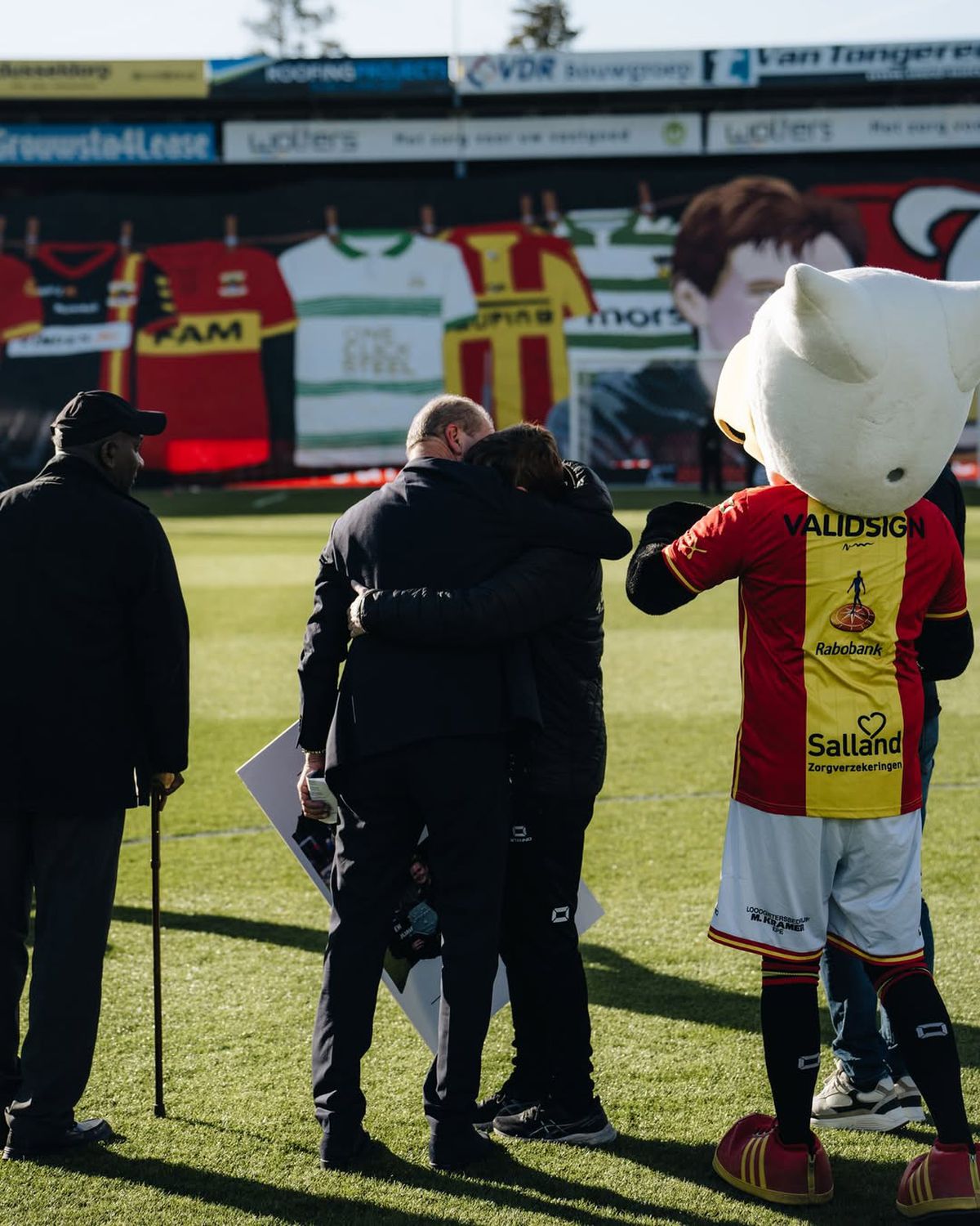 „Carla, legendă a clubului” » Scenografie spectaculoasă pentru magazionera care s-a pensionat după 27 de ani