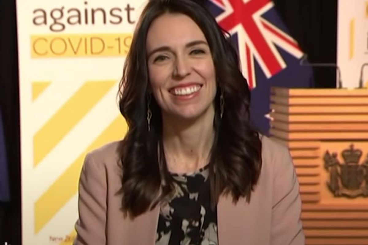 VIDEO Câtă stăpânire! Cum a reacționat Jacinda Ardern, premierul Noii Zeelande, surprinsă în direct de un cutremur puternic