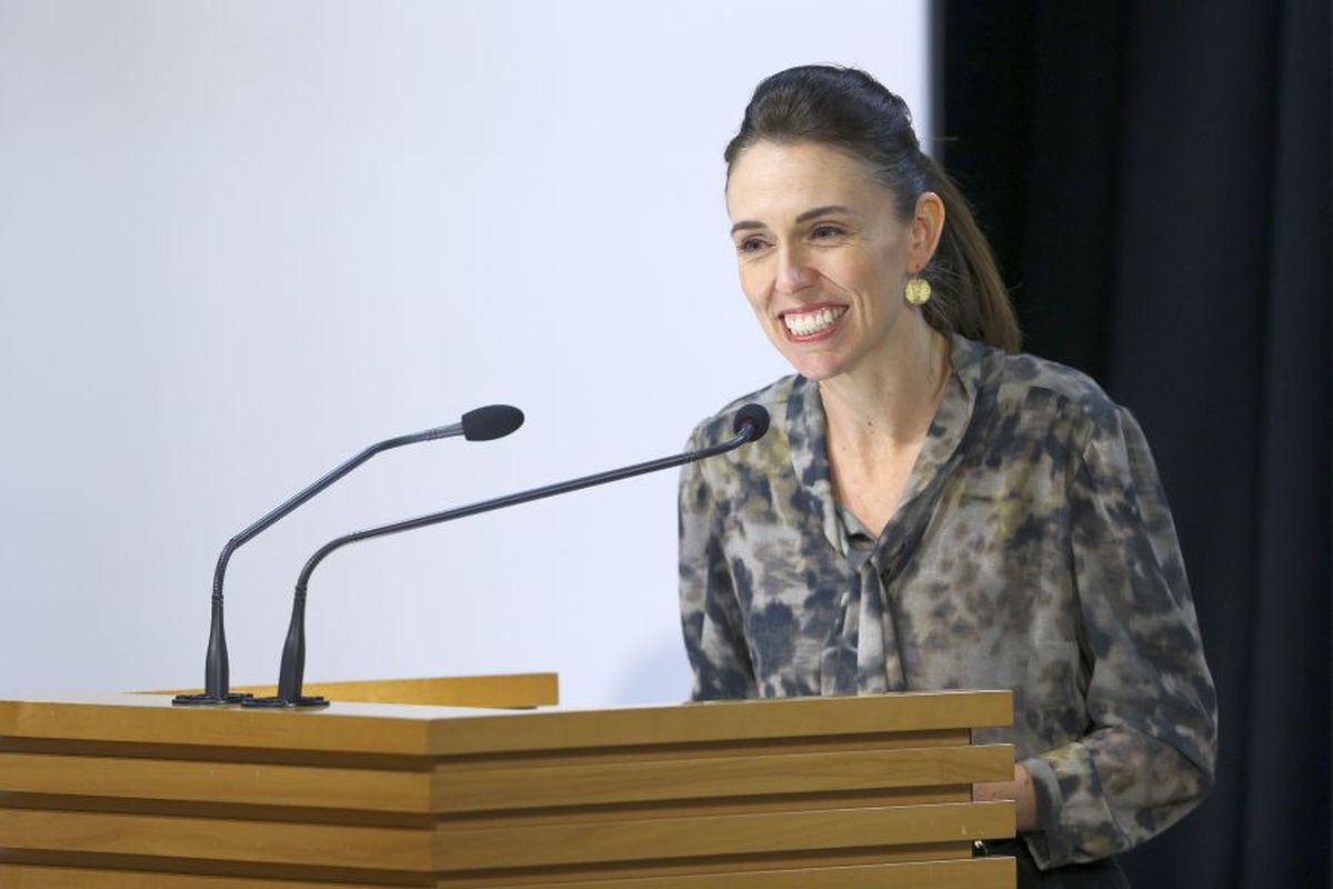 VIDEO Câtă stăpânire! Cum a reacționat Jacinda Ardern, premierul Noii Zeelande, surprinsă în direct de un cutremur puternic
