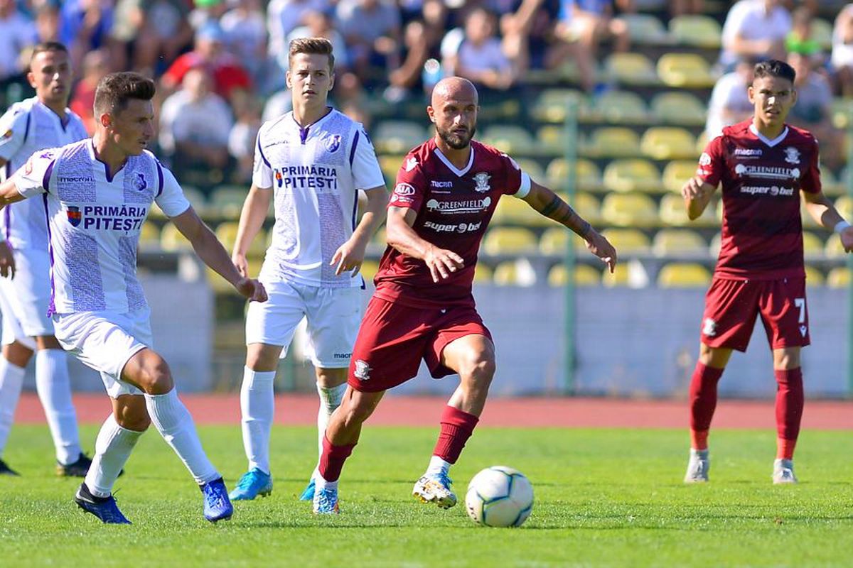 LIGA 2. Rapid, atacată frontal de o contracandidată la promovare: „Își bat joc de noi! Luăm în calcul să ne retragem din competiție!”