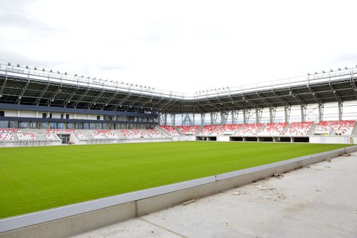 Gazonul noului stadion al lui Sepsi e impecabil. Oficialii clubului se laudă că ar fi cel mai bun din România
Foto: Cristi Preda