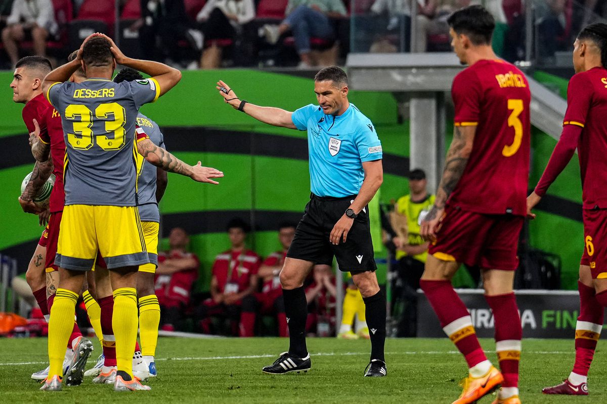 Mou e din nou Specialul! Primul trofeu continental pentru AS Roma » Kovacs a trecut marele test: două faze aprinse, judecate corect