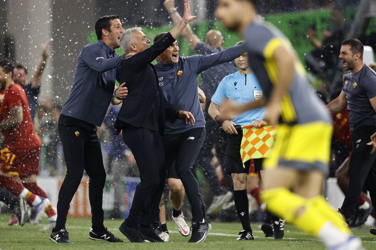 Mou e din nou Specialul! Primul trofeu continental pentru AS Roma » Kovacs a trecut marele test: două faze aprinse, judecate corect