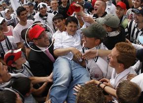 Conflict de interese la Dinamo - U Cluj » Imagini-șoc: ce făcea Zăvăleanu la promovarea lui „U” din 2007 + Academia șefului de la Dinamo, finanțare publică aprobată de șeful lui U Cluj