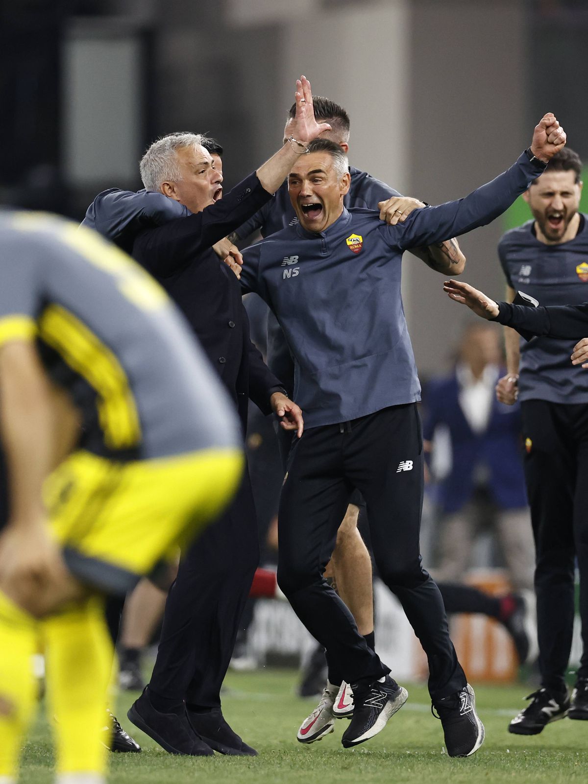 Mou e din nou Specialul! Primul trofeu continental pentru AS Roma » Kovacs a trecut marele test: două faze aprinse, judecate corect