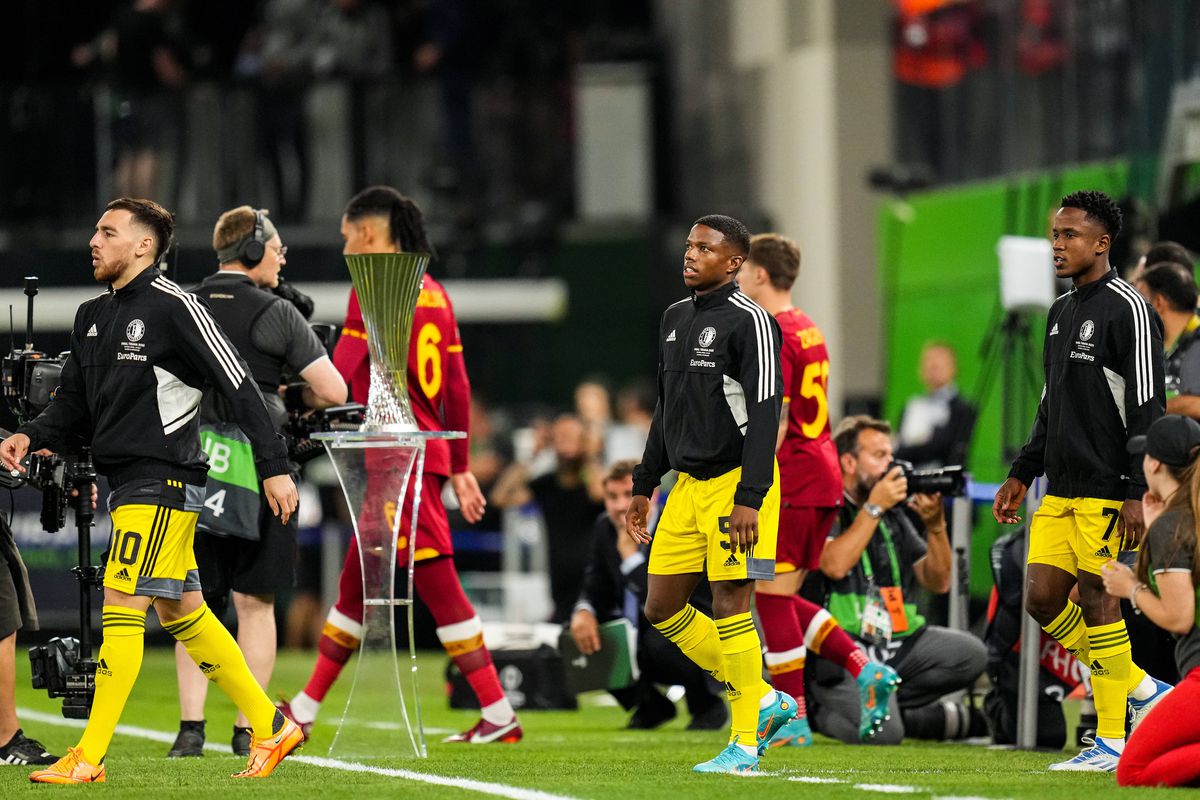 Mou e din nou Specialul! Primul trofeu continental pentru AS Roma » Kovacs a trecut marele test: două faze aprinse, judecate corect