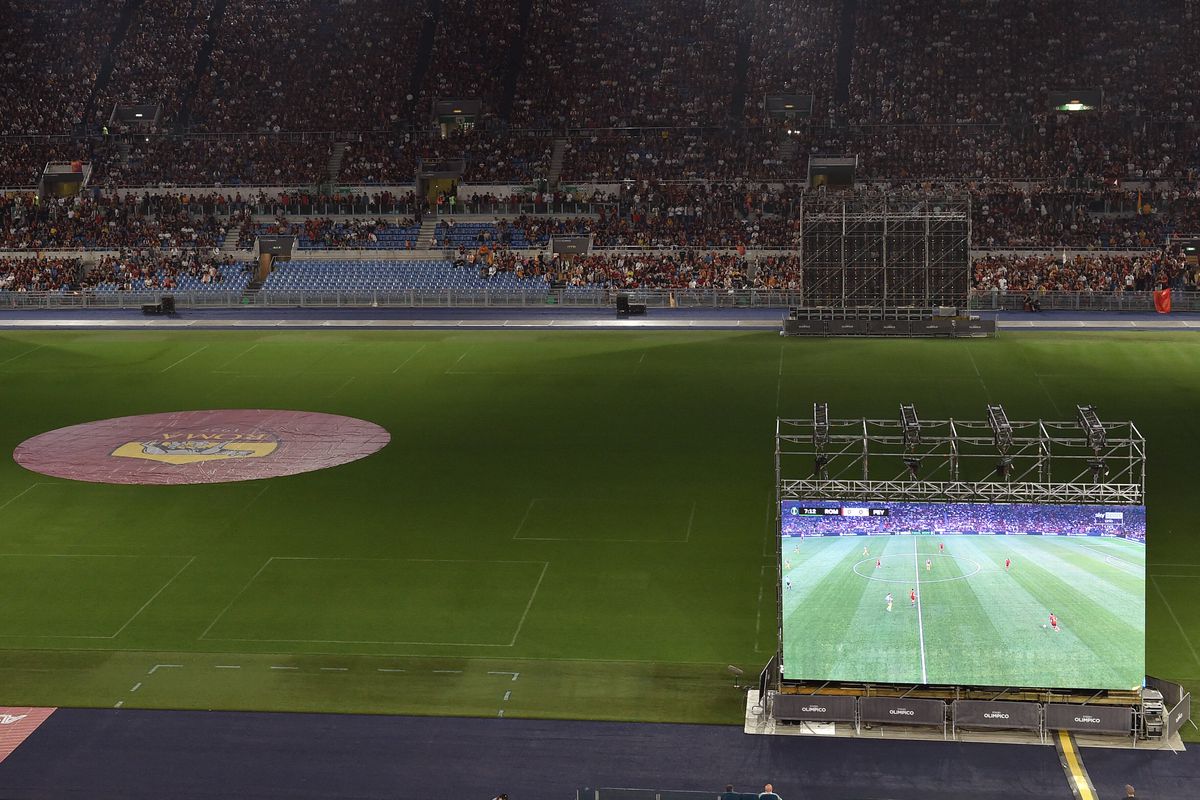 Finala Conference s-a jucat la Tirana, însă pe Stadio Olimpico din Roma au venit peste 50.000 de oameni!