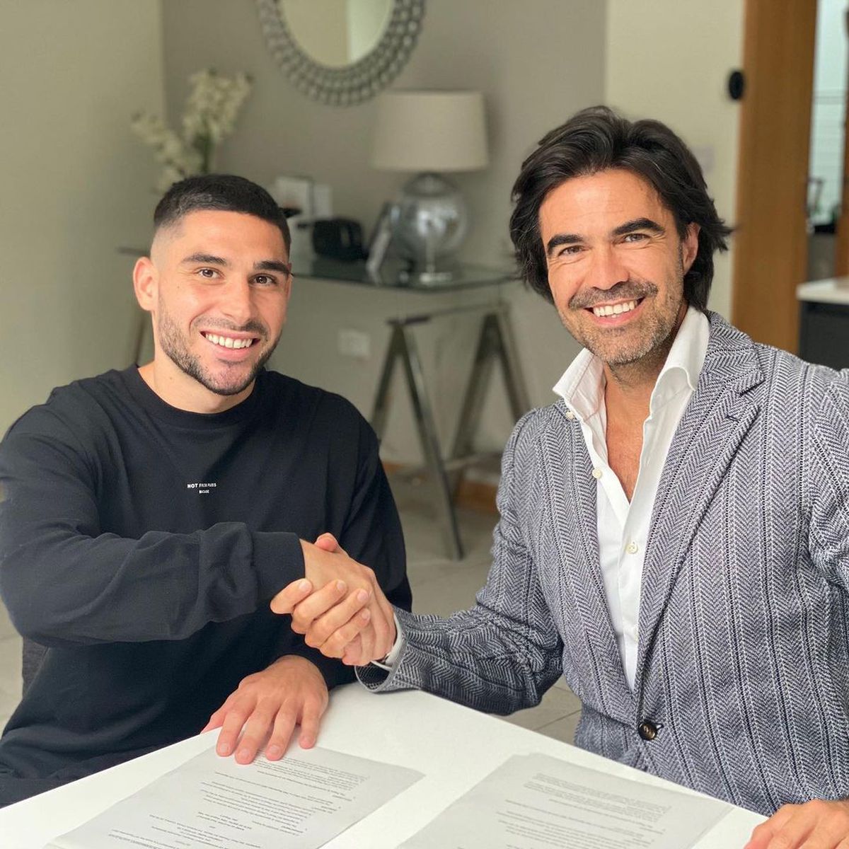 Ionuț Radu a semnat astăzi: „Bun venit în familie! Mult noroc”