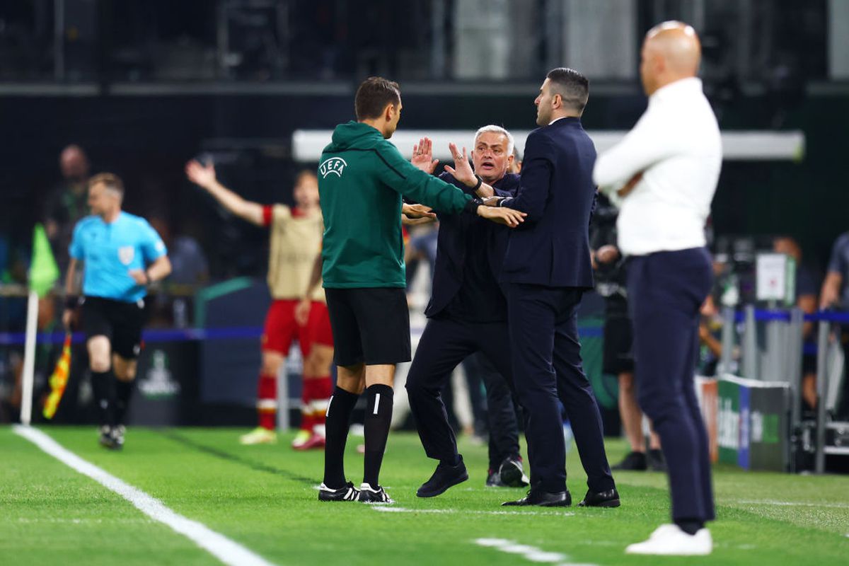 Mou e din nou Specialul! Primul trofeu continental pentru AS Roma » Kovacs a trecut marele test: două faze aprinse, judecate corect