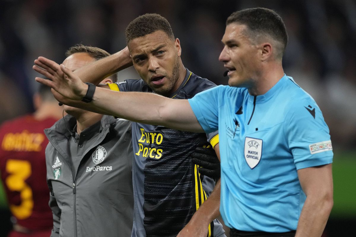 Mou e din nou Specialul! Primul trofeu continental pentru AS Roma » Kovacs a trecut marele test: două faze aprinse, judecate corect