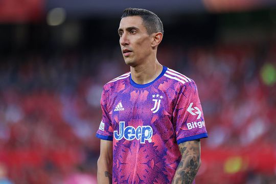 Campion mondial cu Argentina, Angel Di Maria, 35 de ani, suferă la Juventus. Sud-americanul a intrat într-un schimb dur de replici cu un fan radical bianconero, care l-a insultat pe social media.