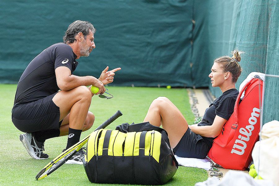 Patrick Mouratoglou, alături de Simona Halep // foto: Imago Images „Simona Halep trebuia să facă asta, chiar dacă ITIA s-ar fi enervat”. Radu Paraschivescu propune un gest-șoc în scandalul de doping