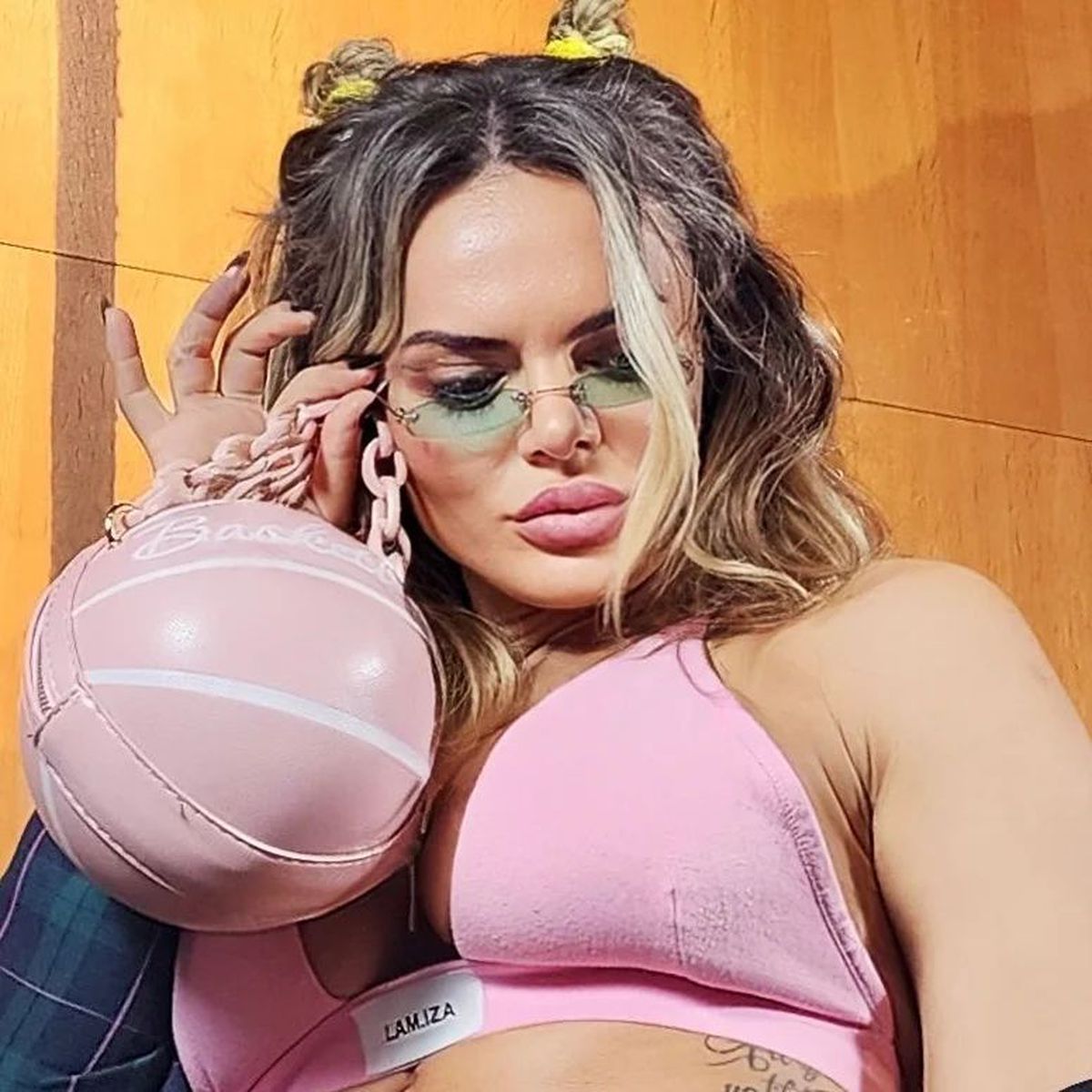 Antrenoarea româncă de kickboxing e cucerită de un bărbat însurat » Vrea să îi fie a doua nevastă: „Nu cred în monogamie”