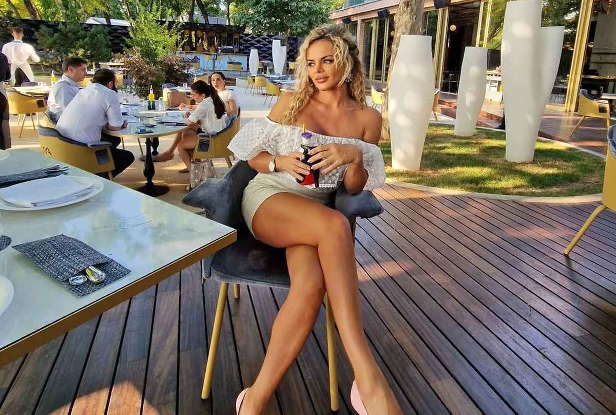 Antrenoarea româncă de kickboxing e cucerită de un bărbat însurat » Vrea să îi fie a doua nevastă: „Nu cred în monogamie”