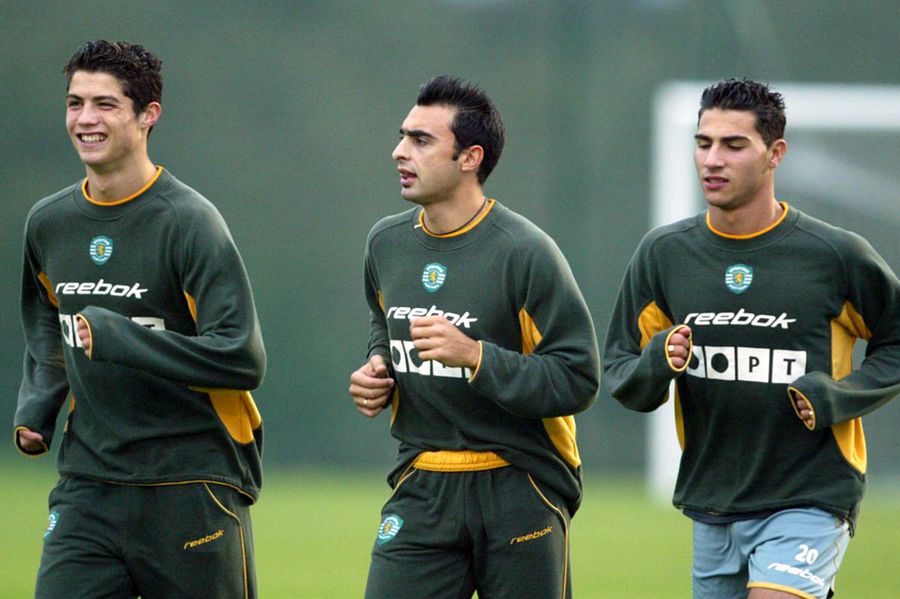 De la stânga la dreapta, în 2002, Cristiano Ronaldo, Carlos Martins și Ricardo Quaresma, la un antrenament al Sporting CP // foto: Imago Images Frații Becali, la un Porsche „distanță” de a semna cu Cristiano Ronaldo: „Am fi avut bani să cumpărăm Dinamo și FCSB!”