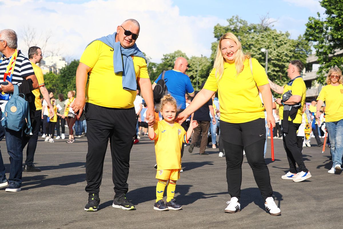 Imagini cu cozile formate dinaintea meciului Generația de Aur – Legendele Lumii