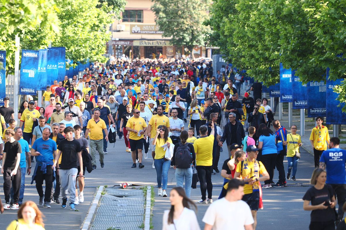 Imagini cu cozile formate dinaintea meciului Generația de Aur – Legendele Lumii