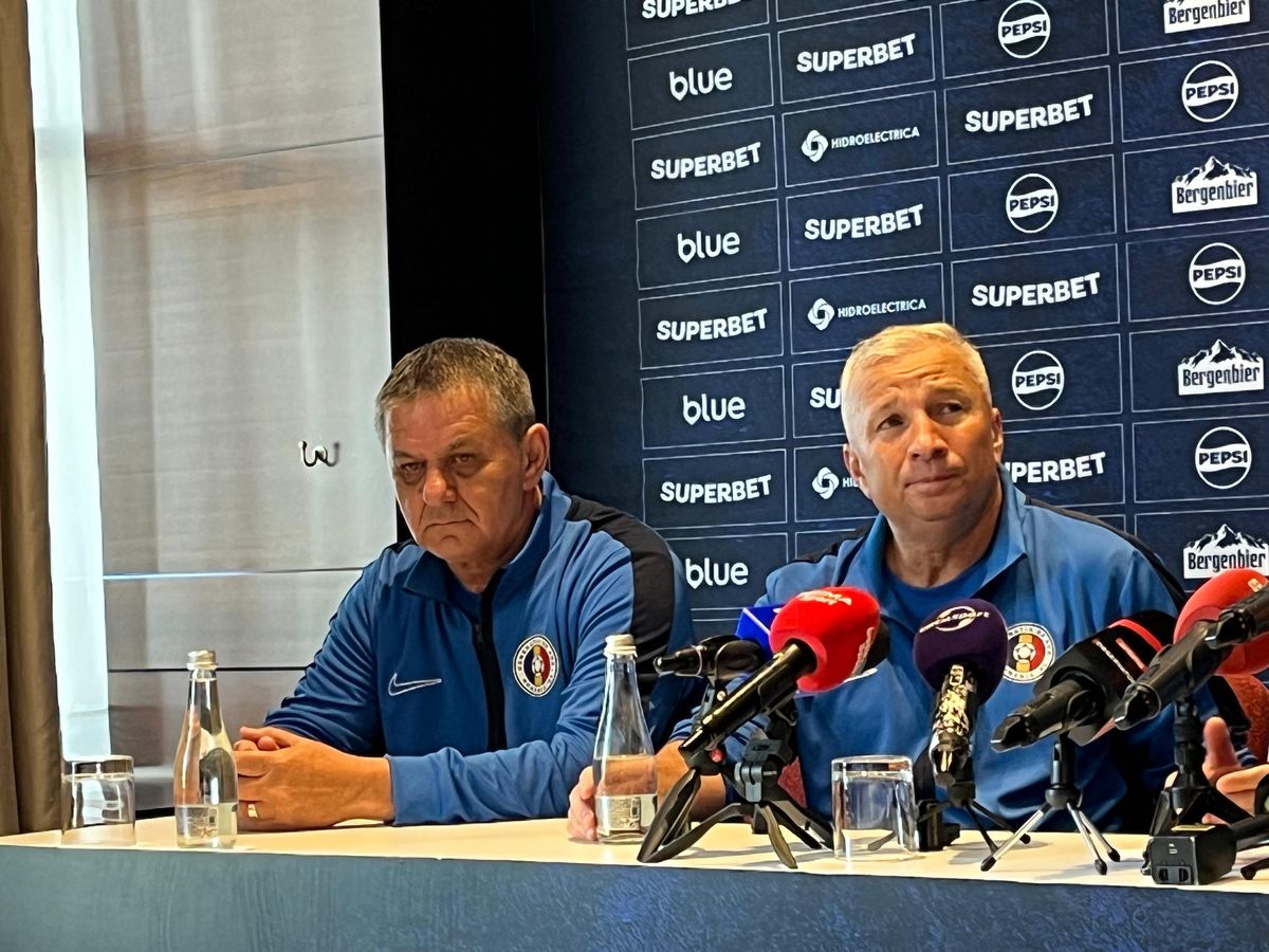 Generația de Aur, show și la microfon » Hagi, Petrescu și Lăcătuș s-au întrecut în glume: „Cine a petrecut până la 3:00 nu mai joacă!”. Răducioiu, emoționat până la lacrimi: „Oameni buni...”