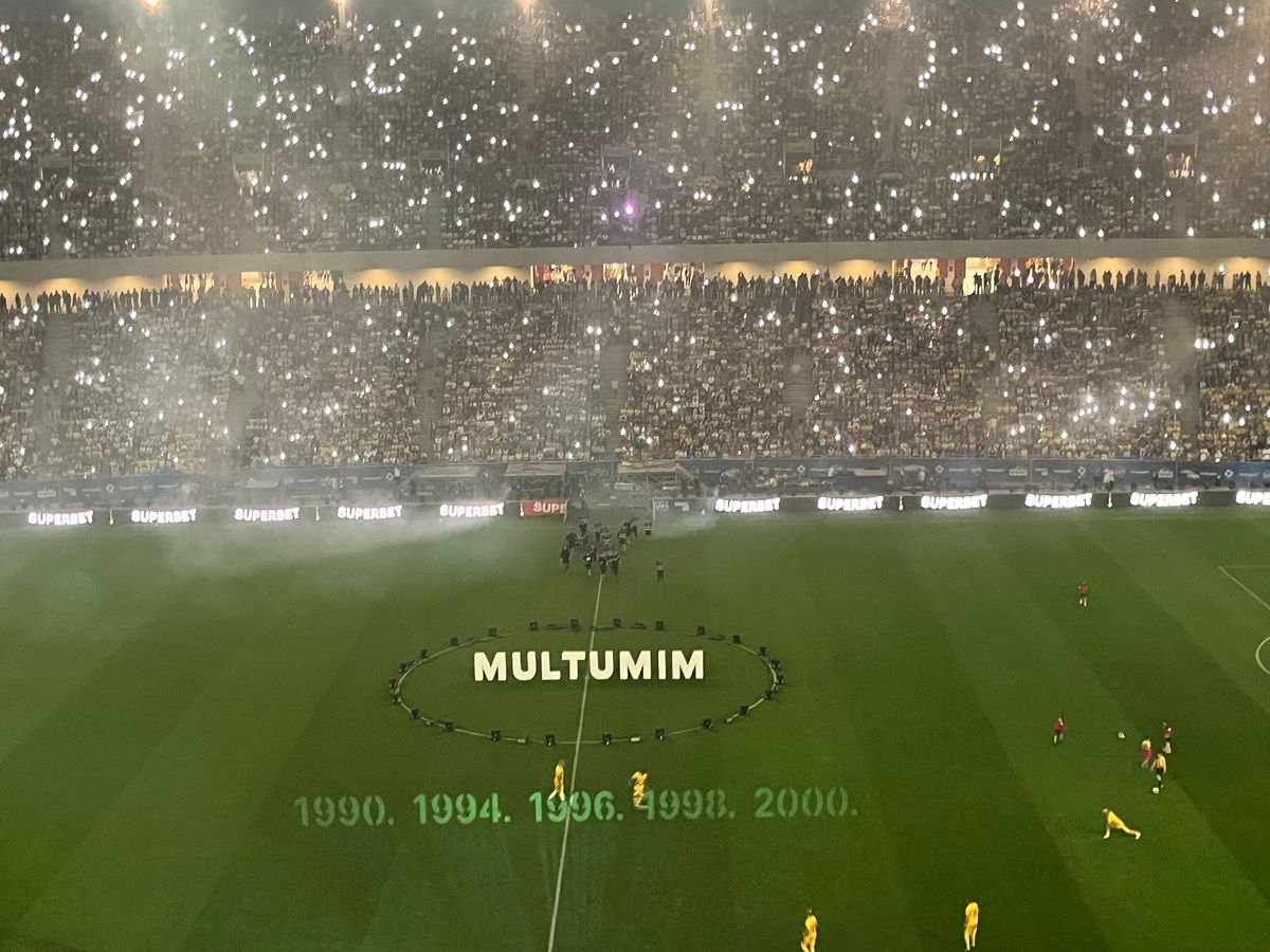 Primire de gală pentru Generația de Aur » Scenografie spectaculoasă afișată pe Arena Națională și spectacol de lumini la pauza meciului