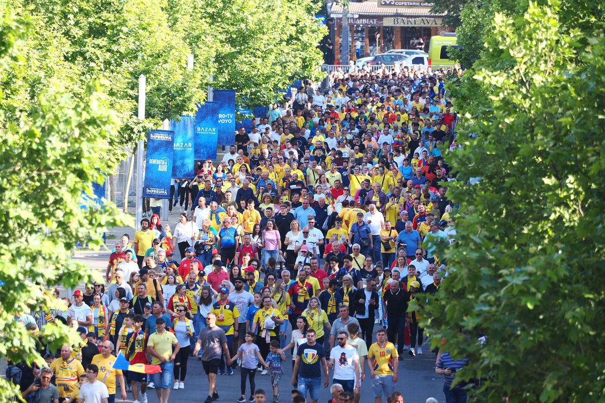 Imagini cu cozile formate dinaintea meciului Generația de Aur – Legendele Lumii