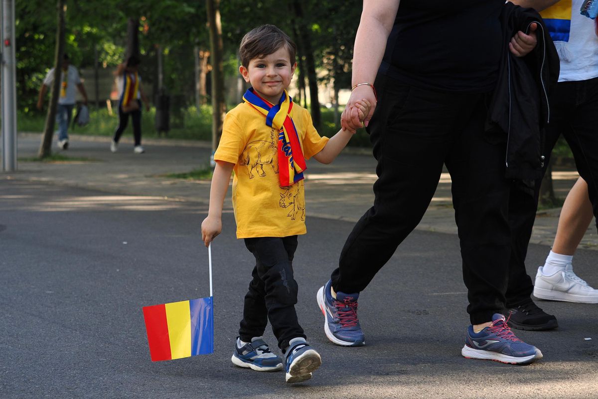 Imagini cu cozile formate dinaintea meciului Generația de Aur – Legendele Lumii