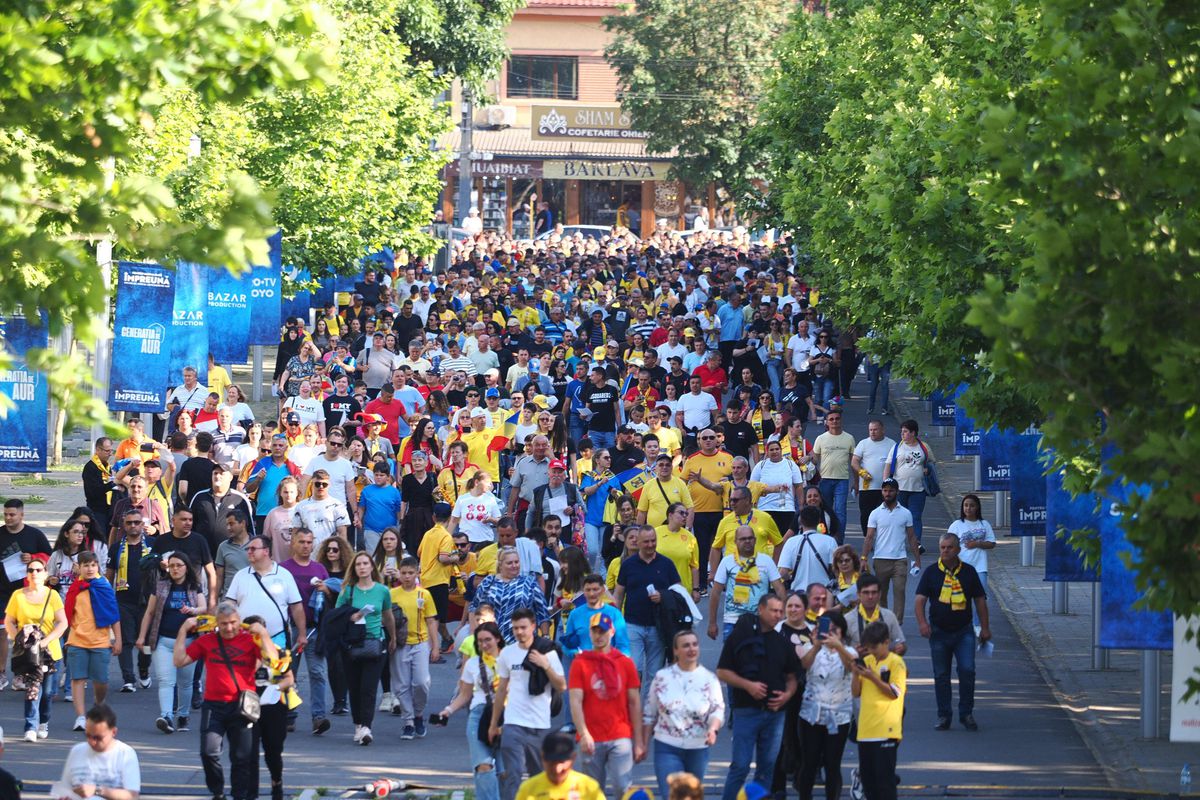 Imagini cu cozile formate dinaintea meciului Generația de Aur – Legendele Lumii